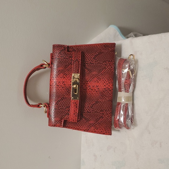 Fashion Nova Red Textured Mini Bag - Picture 3 of 4